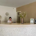 Zante Plaza & מלון דירות