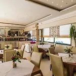 מלון דירות Zante Plaza & 3*