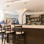 Zante Plaza & מלון דירות 3*