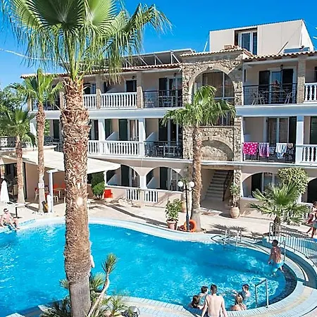 Zante Plaza & מלון דירות 3*