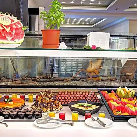 מלון דירות Zante Plaza &