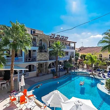 Zante Plaza & מלון דירות