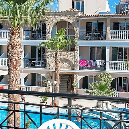 Zante Plaza & מלון דירות 3*