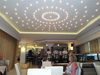 アパートホテル Zante Plaza & 3*
