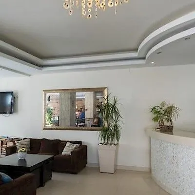 Ξενοδοχείο με διαμερίσματα Zante Plaza &