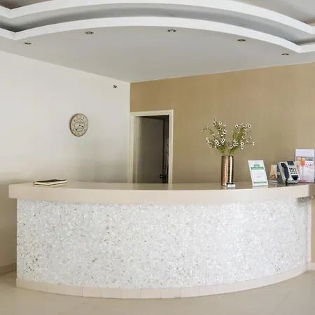 Zante Plaza & Lägenhetshotell 3*