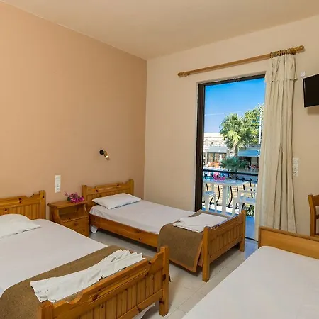 Zante Plaza & 3* 라가나스