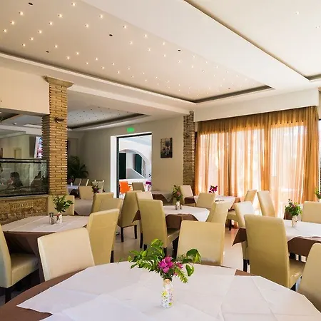 아파트호텔 Zante Plaza & 3*