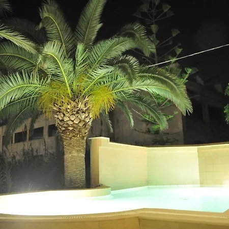 Zante Plaza & מלון דירות 3*
