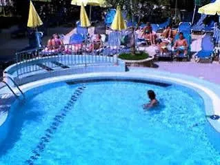 아파트호텔 Zante Plaza & 3*
